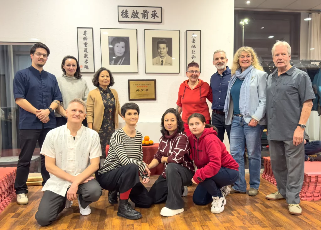 Die Familie Wu und enge Kungfu-Schüler in Konstnaz